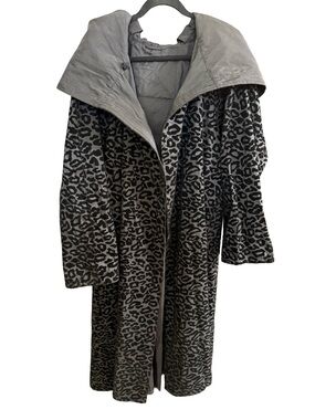 Mycra Pac Now Black Velvet Leopard Reversible Travel Coat Long M/L Black inside